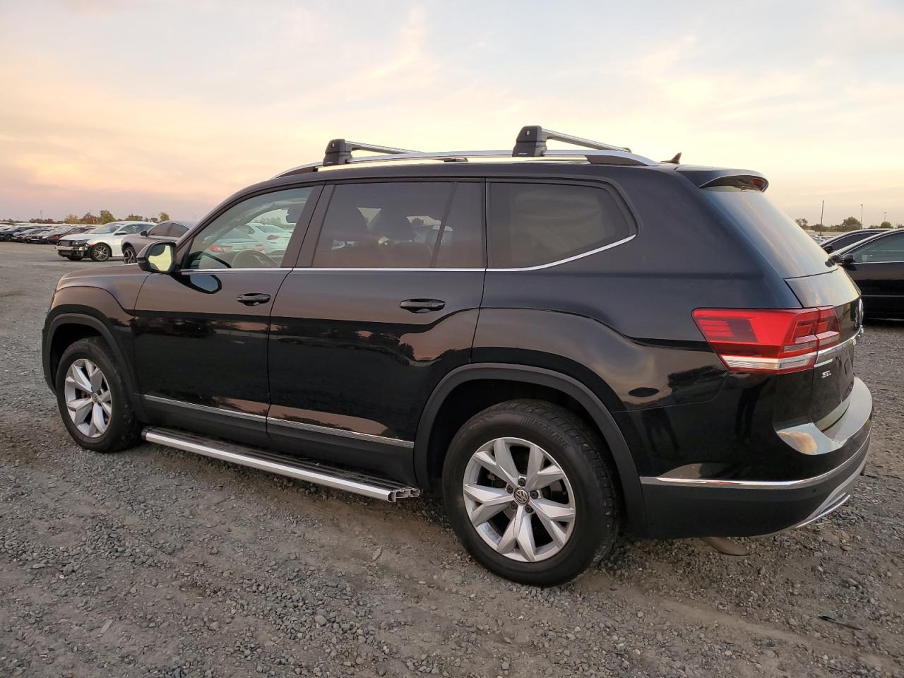 2018 Volkswagen Atlas VIN 1V2MR2CA4JC513838 Copart auction photo, side damage thumbnail 2
