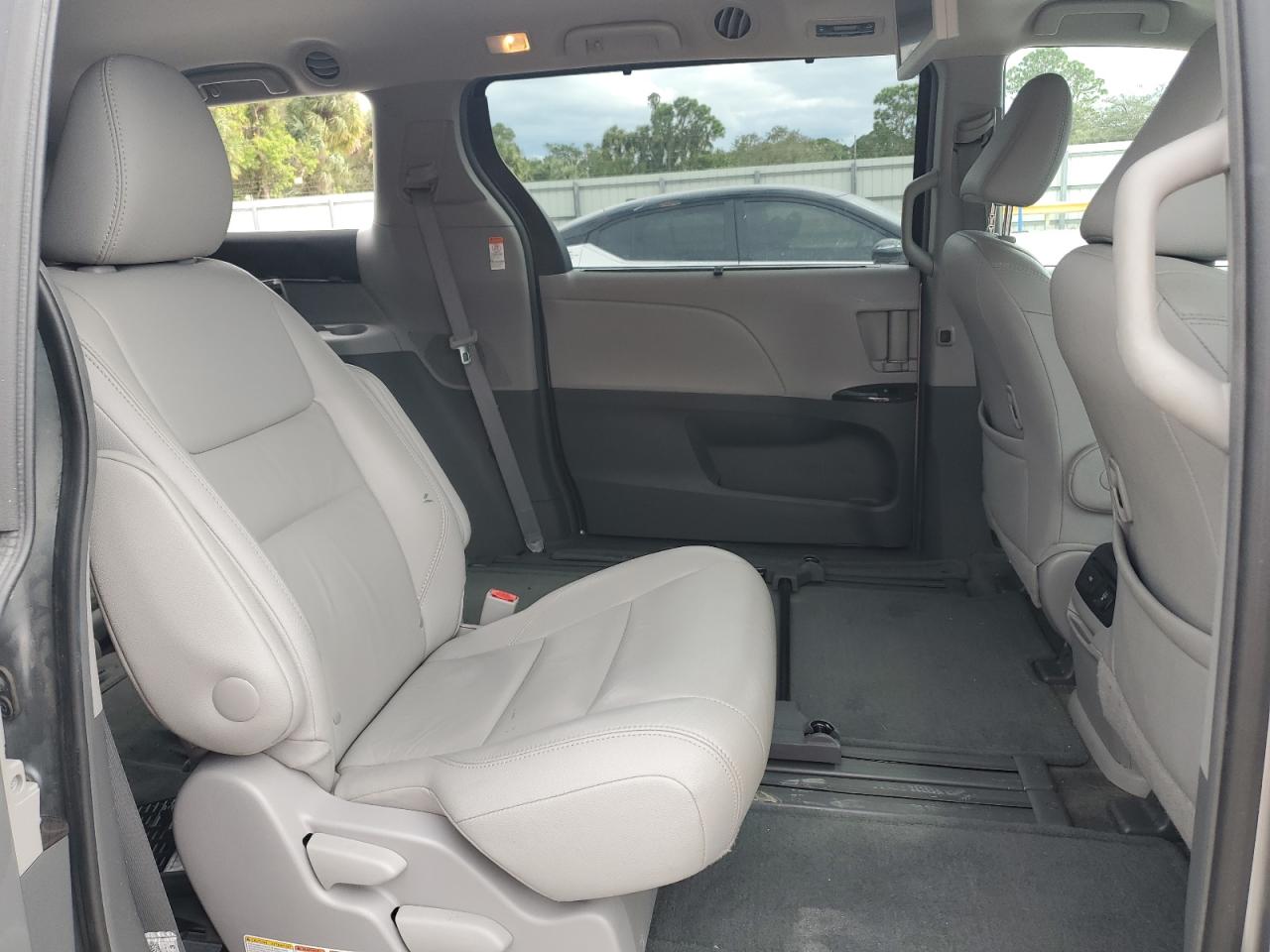 2017 Toyota Sienna VIN 5TDYZ3DC1HS853000 Copart auction photo, side damage thumbnail 11
