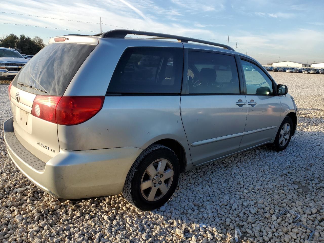 2008 Toyota Sienna VIN 5TDZK23C18S181802 Copart auction photo, side / front end damage thumbnail 3