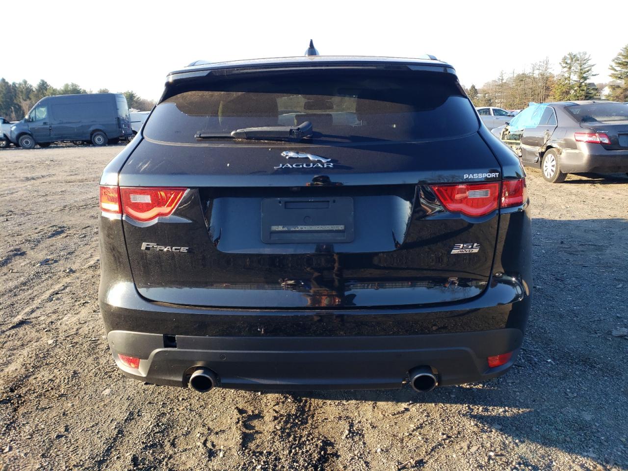 2017 Jaguar F-Pace VIN SADCK2BV5HA092986 Copart auction photo, front end / minor dent/scratches damage thumbnail 6