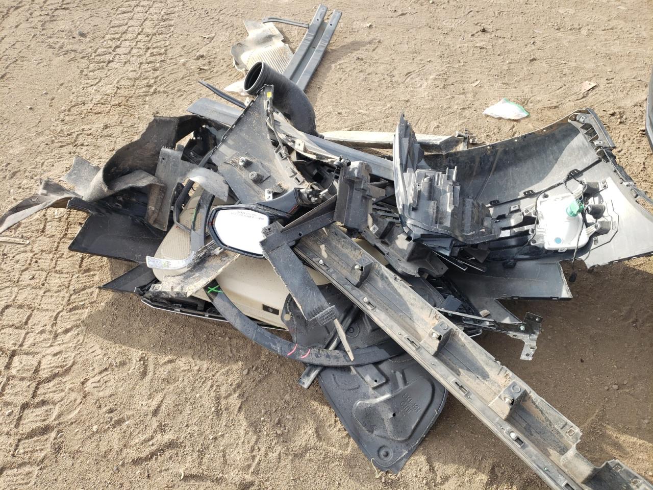 2018 Cadillac XT5 VIN 1GYKNBRS6JZ176312 Copart auction photo, front end damage thumbnail 13