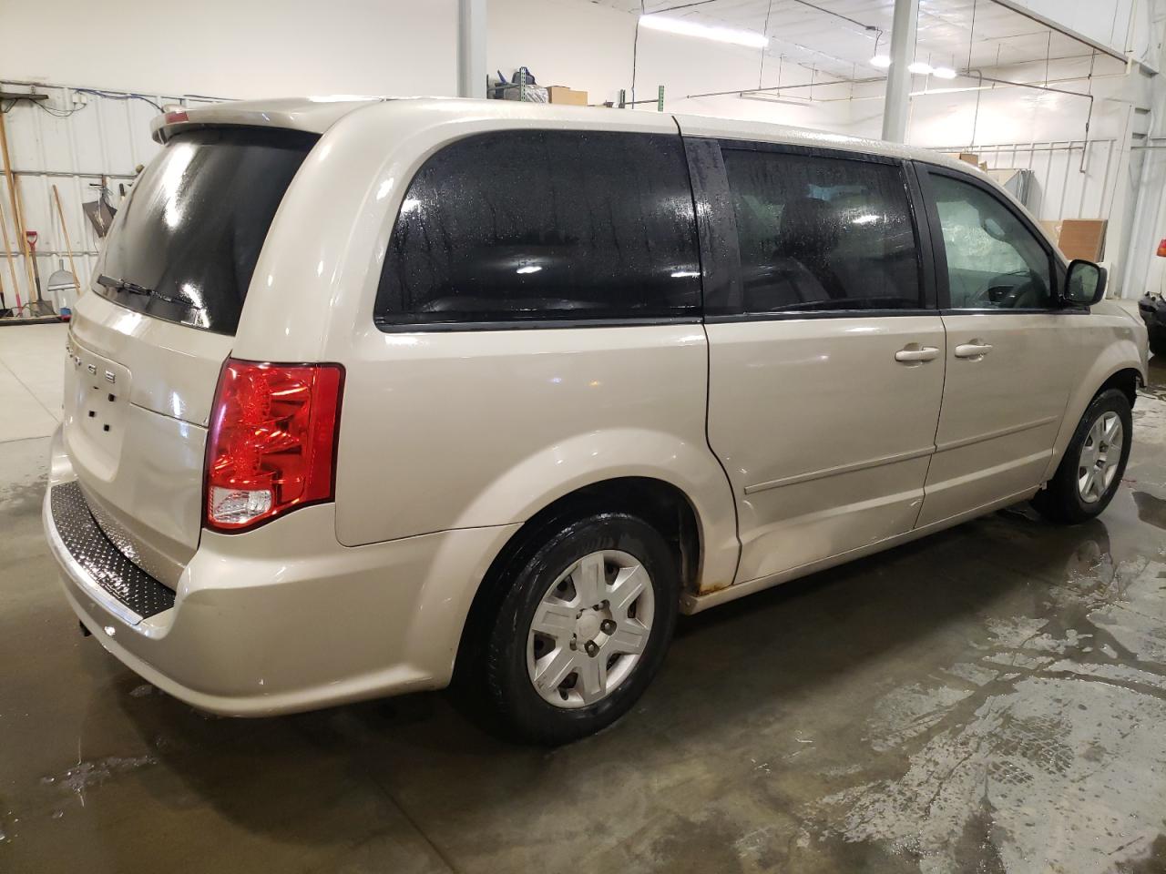 2012 Dodge Caravan VIN 2C4RDGBG5CR407188 Copart auction photo, front end / side damage thumbnail 3