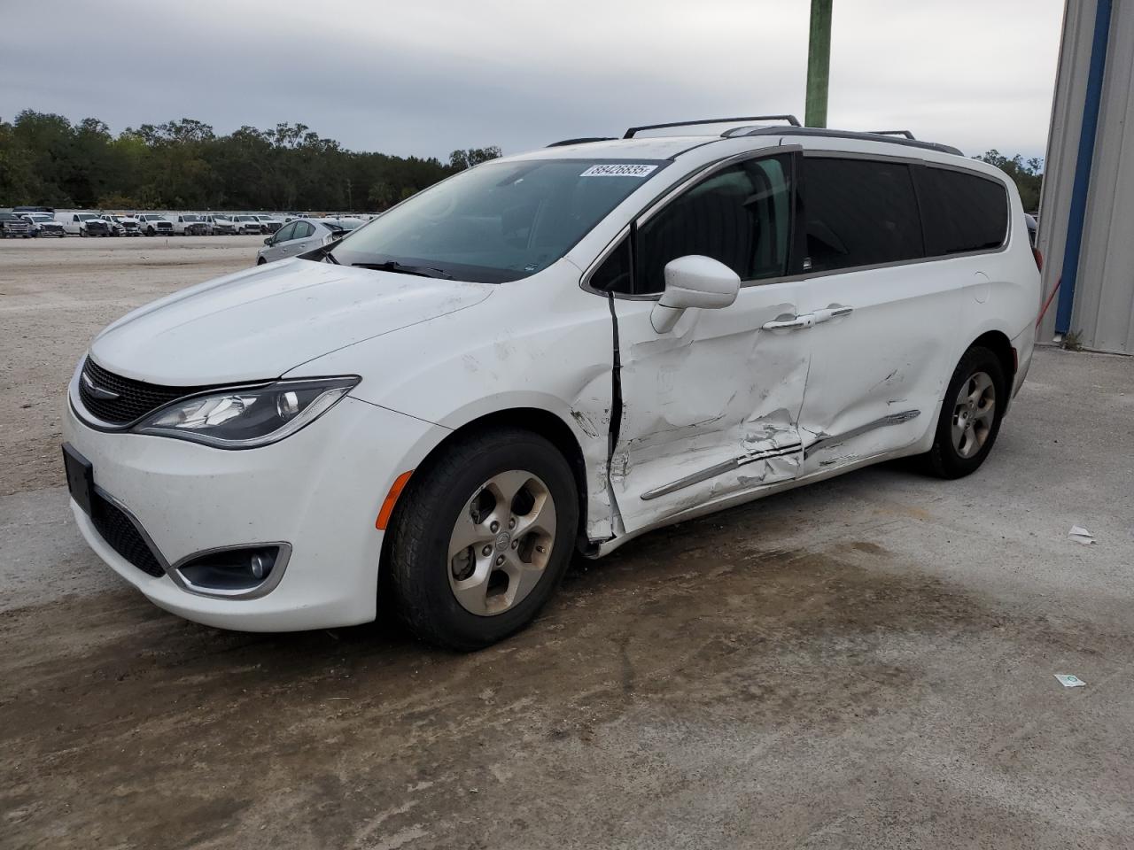 2017 Chrysler Pacifica VIN 2C4RC1EG2HR577219