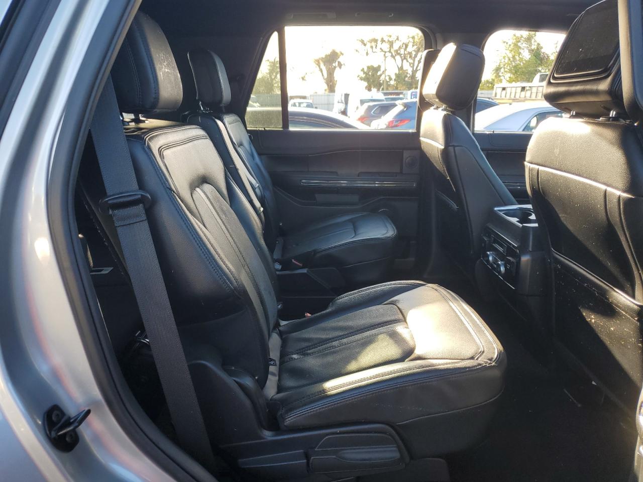 2021 Ford Expedition VIN 1FMJU2AT6MEA31903 Copart auction photo, water/flood damage thumbnail 12