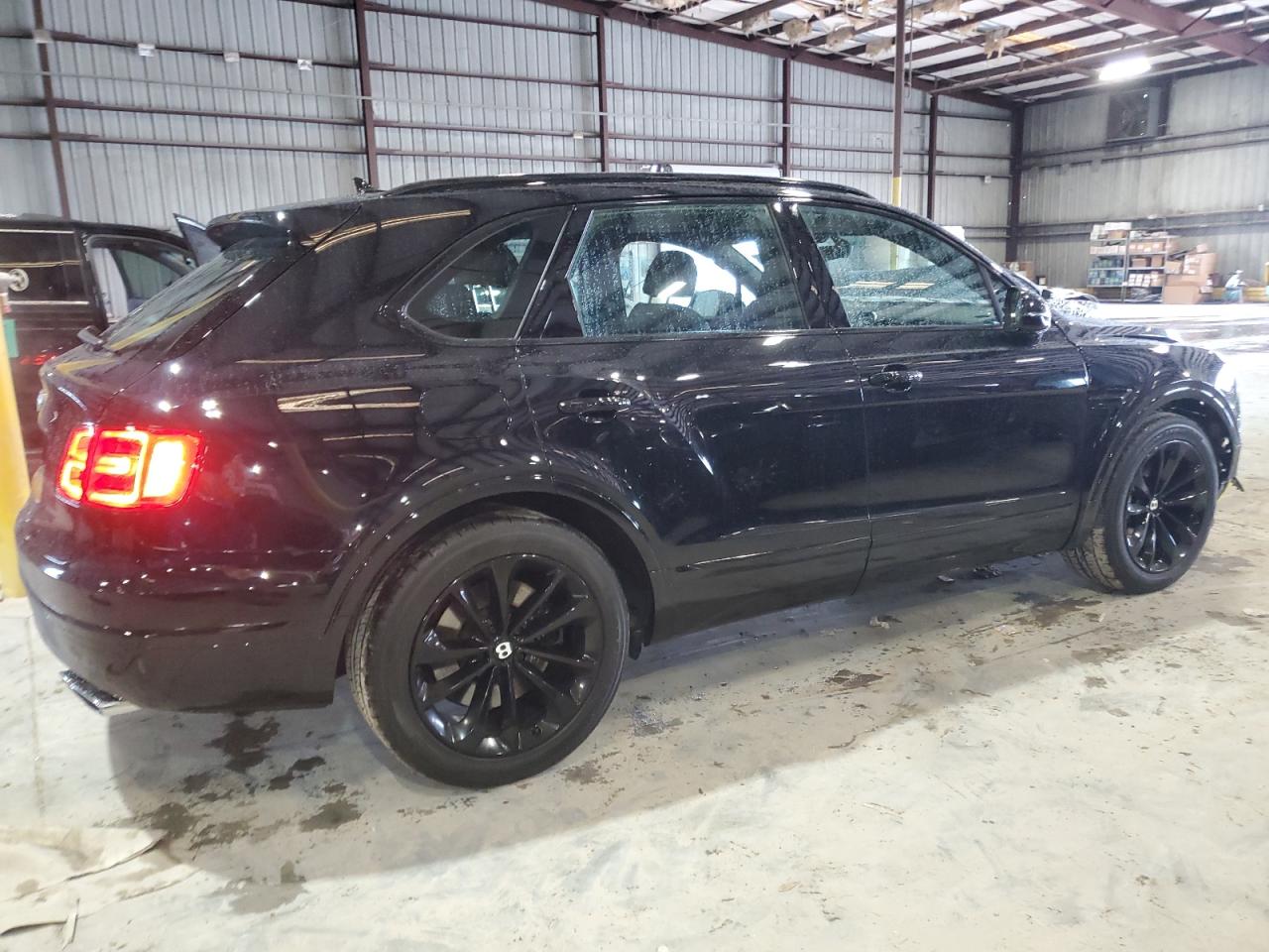 2019 Bentley Bentayga VIN SJAAM2ZV6KC024857 Copart auction photo, front end damage thumbnail 3