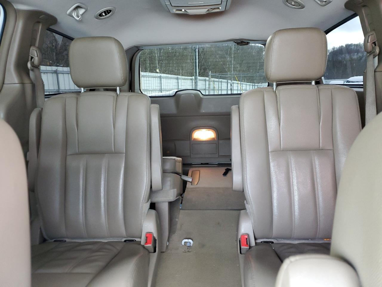 2016 Chrysler Town & Country VIN 2C4RC1BG3GR230226 Copart auction photo, front end / side damage thumbnail 10