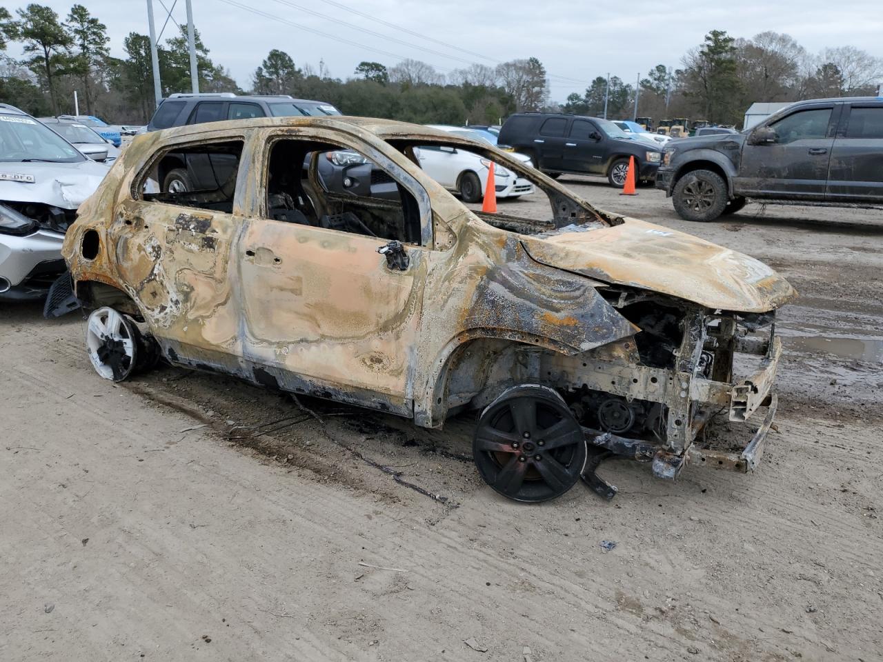 2021 Chevrolet Trax VIN KL7CJKSB1MB358588 Copart auction photo, burn damage thumbnail 4