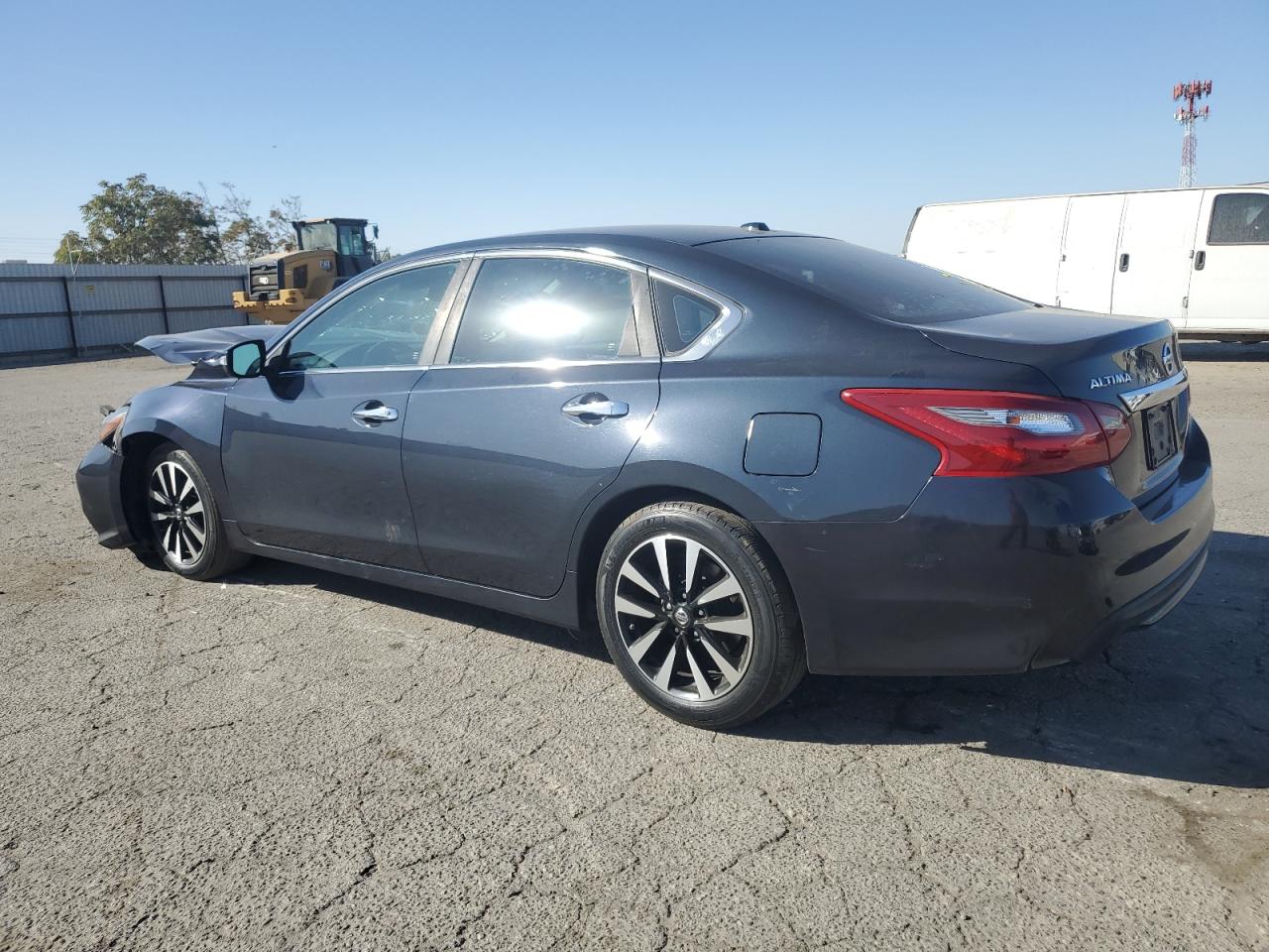 2018 Nissan Altima VIN 1N4AL3AP2JC192245 Copart auction photo, front end damage thumbnail 2