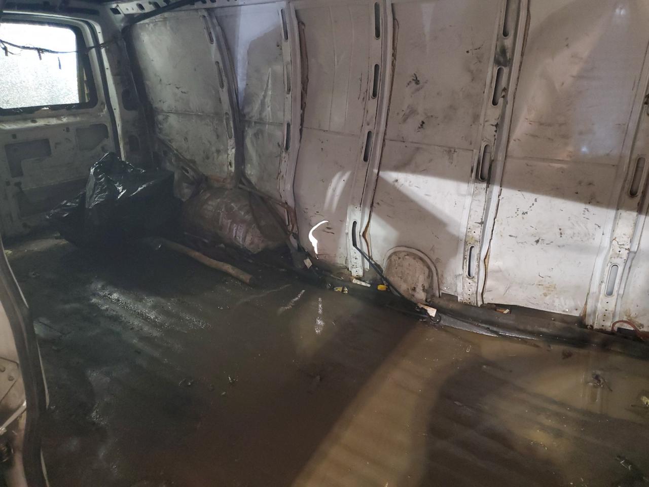 2003 Chevrolet Express VIN 1GCHG39U031112016 Copart auction photo, side / front end damage thumbnail 10