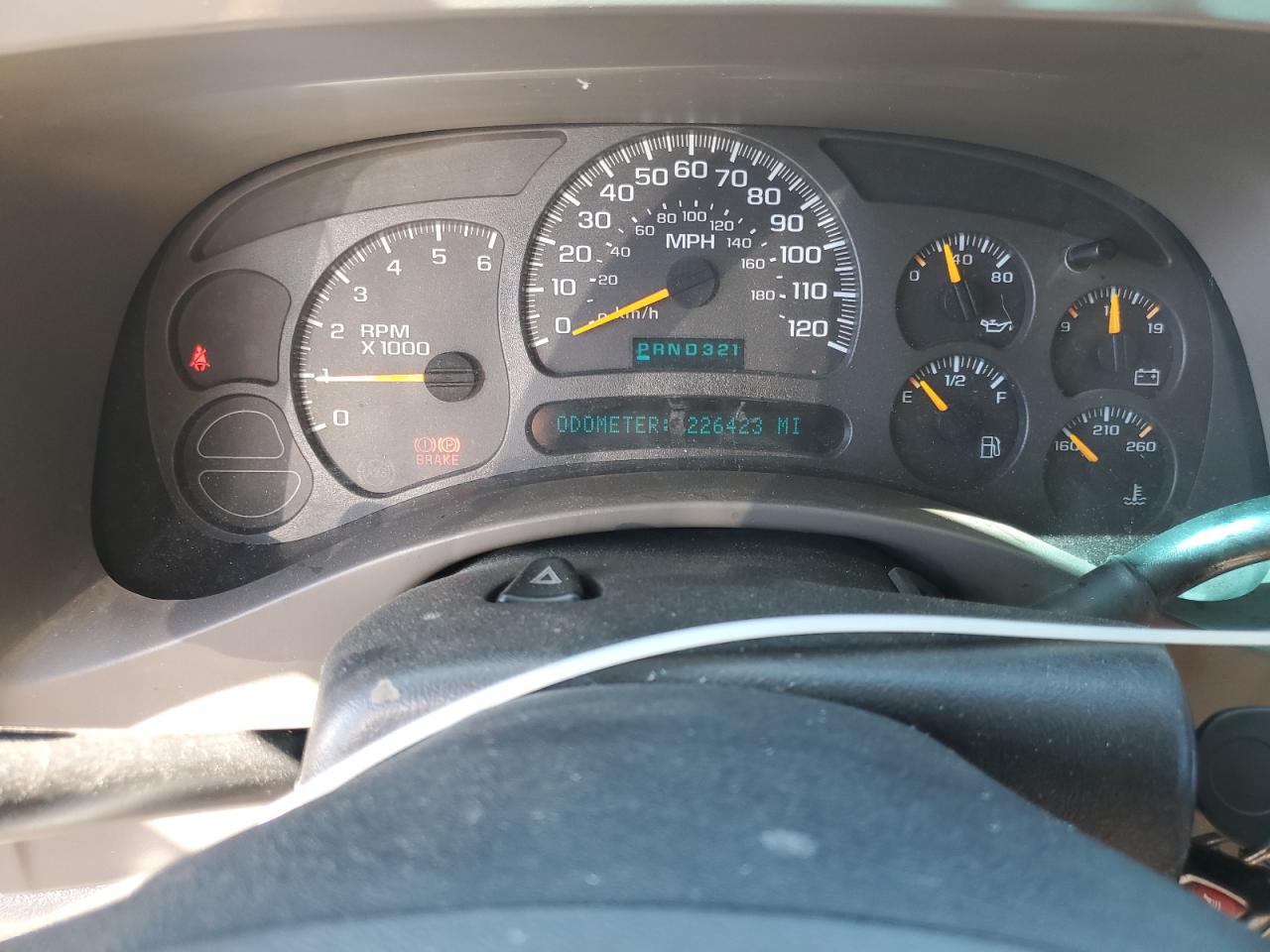 2004 GMC Yukon VIN 1GKEK13V44R207039 Copart auction photo, front end damage thumbnail 9