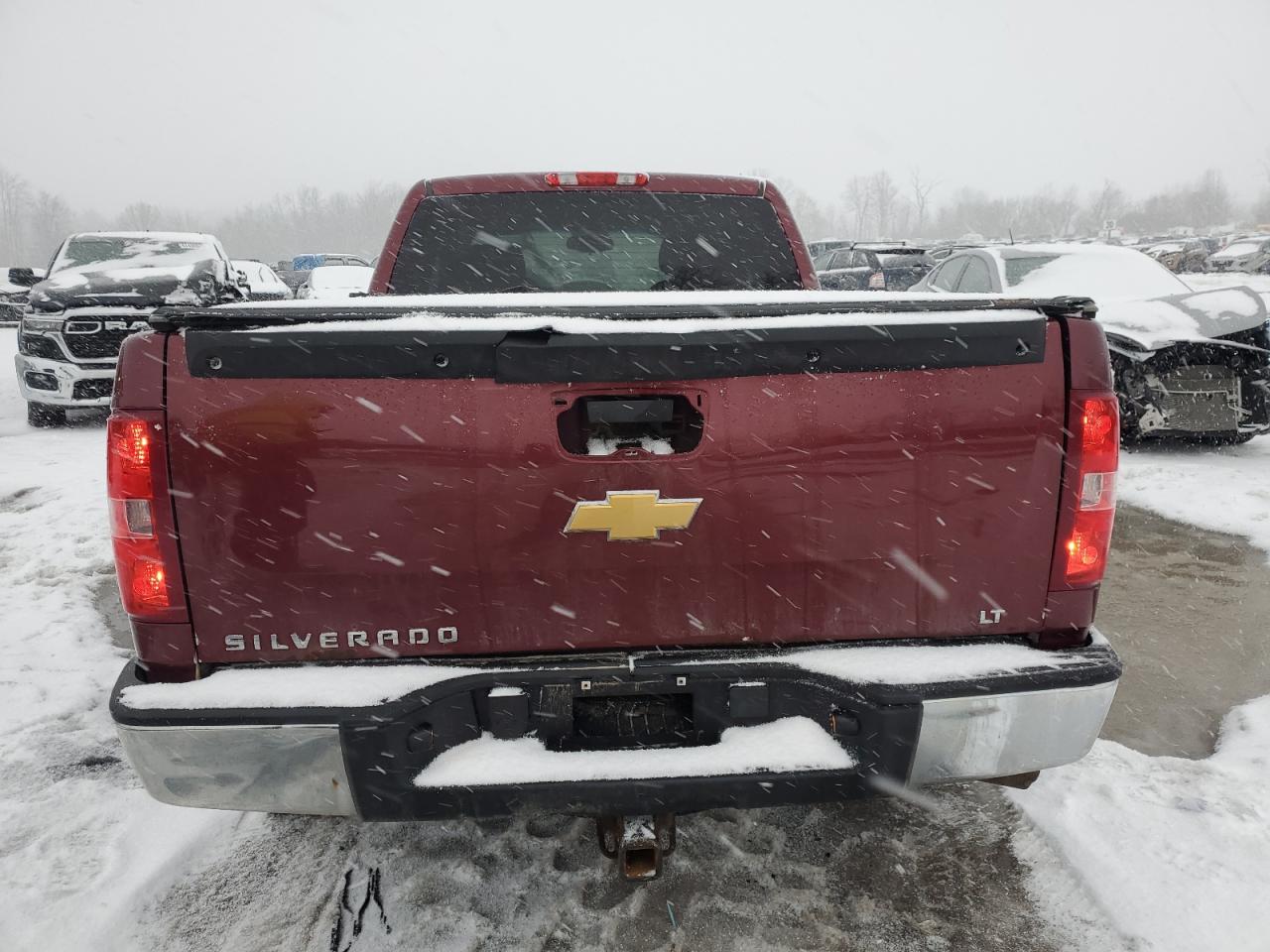 2013 Chevrolet Silverado VIN 1GCRKSE7XDZ317093 Copart auction photo, side / minor dent/scratches damage thumbnail 6
