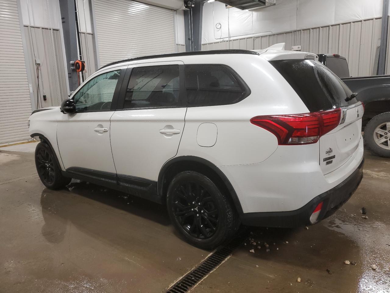 2018 Mitsubishi Outlander VIN JA4AZ3A33JZ029195 Copart auction photo, front end damage thumbnail 2