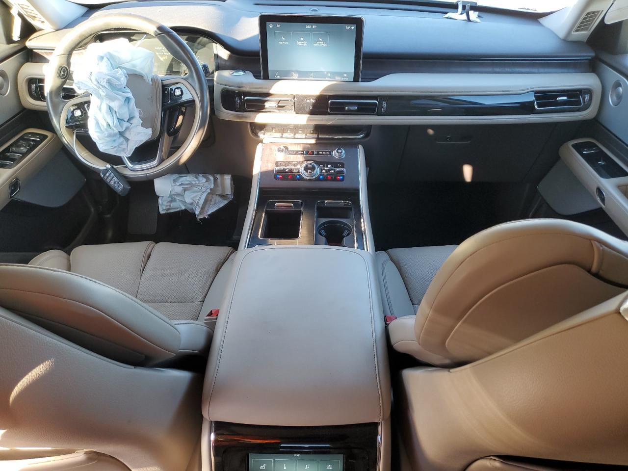 2020 Lincoln Aviator VIN 5LM5J7XC0LGL22878 Copart auction photo, front end / frame damage damage thumbnail 8