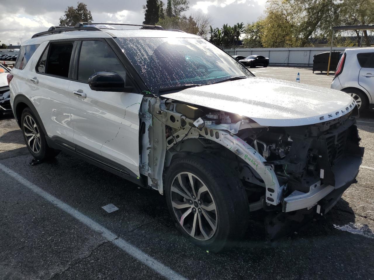 2022 Ford Explorer VIN 1FMSK7KH5NGB08459 Copart auction photo, front end / side damage thumbnail 4