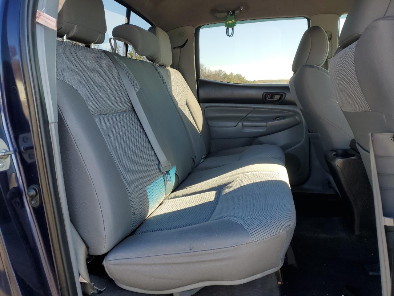 2013 Toyota Tacoma VIN 3TMMU4FN8DM061213 Copart auction photo, side / minor dent/scratches damage thumbnail 10