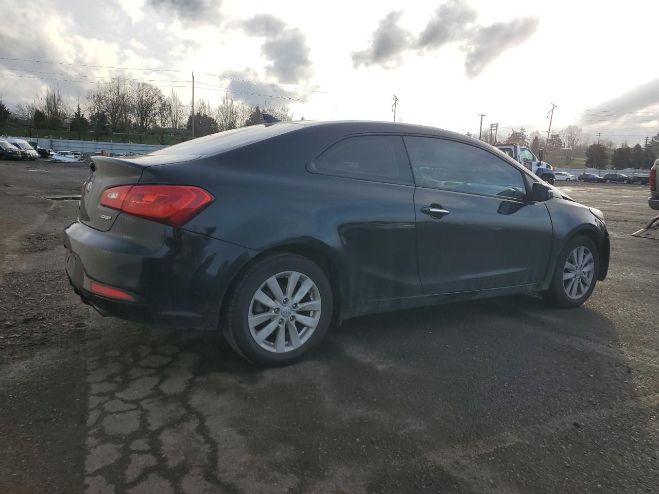 2014 KIA Forte VIN KNAFX6A89E5205191 Copart auction photo, frame damage / front end damage thumbnail 3