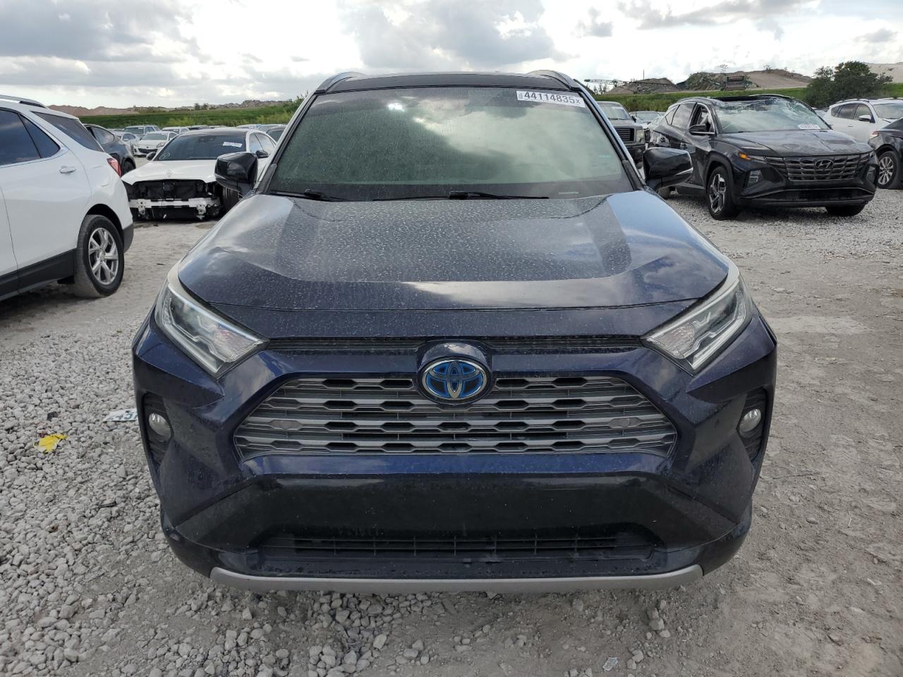 2019 Toyota RAV 4 VIN JTMEWRFVXKJ001326 Copart auction photo, top/roof / minor dent/scratches damage thumbnail 5