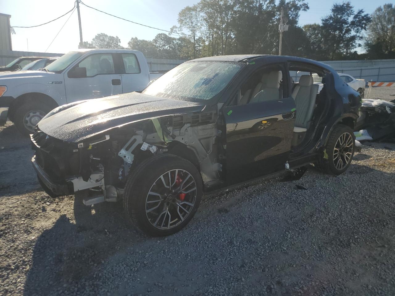 2023 Maserati Grecale VIN ZN682AVM4P7422402 - Copart auction photo