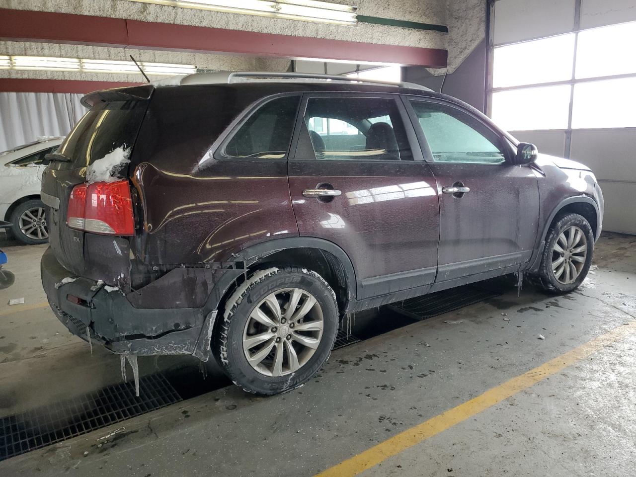 2011 KIA Sorento VIN 5XYKU4A16BG100614 Copart auction photo, rear end / front end damage thumbnail 3