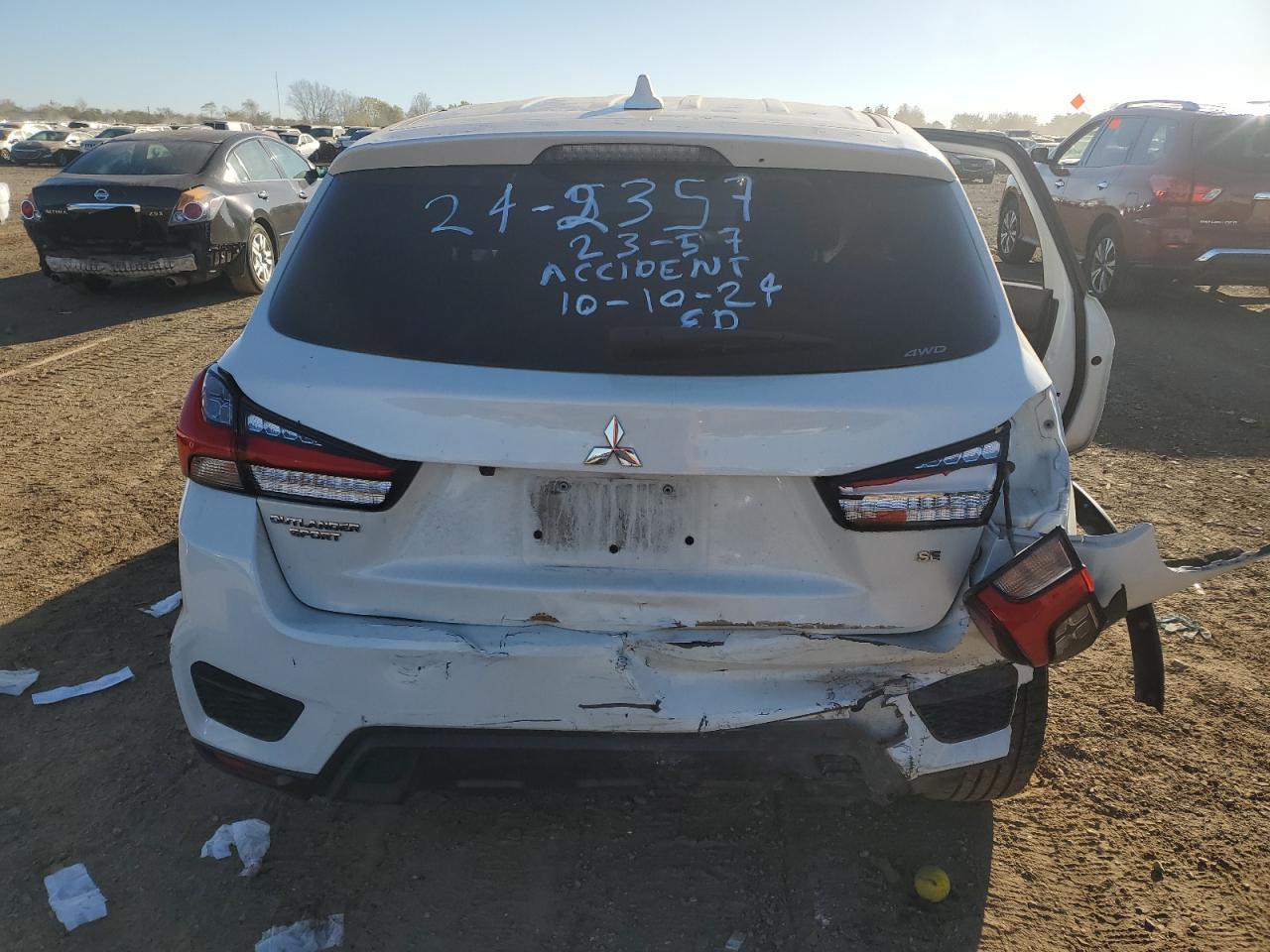 2021 Mitsubishi Outlander VIN JA4ARUAUXMU020283 Copart auction photo, side / rear end damage thumbnail 6