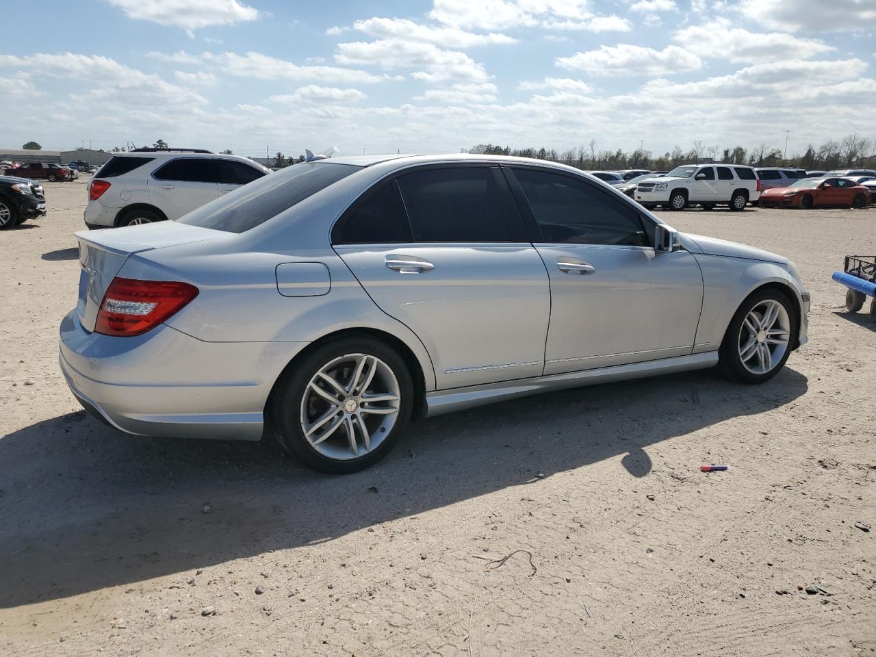 2013 Mercedes-Benz C-klasse VIN WDDGF4HBXDR296047 Copart auction photo, front end / minor dent/scratches damage thumbnail 3