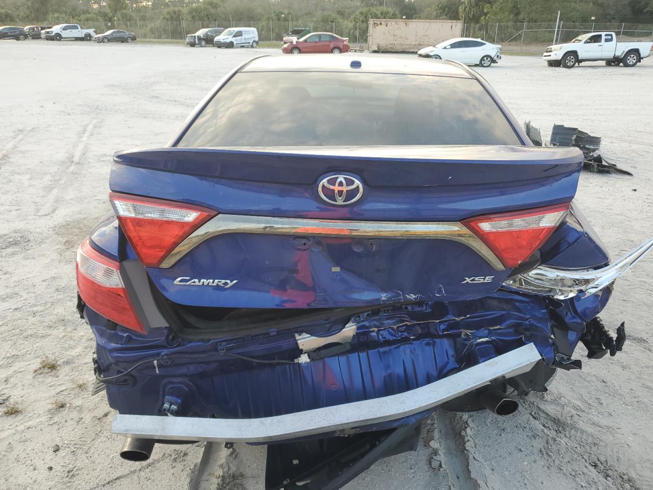 2015 Toyota Camry VIN 4T1BK1FK7FU563769 Copart auction photo, all over damage thumbnail 6