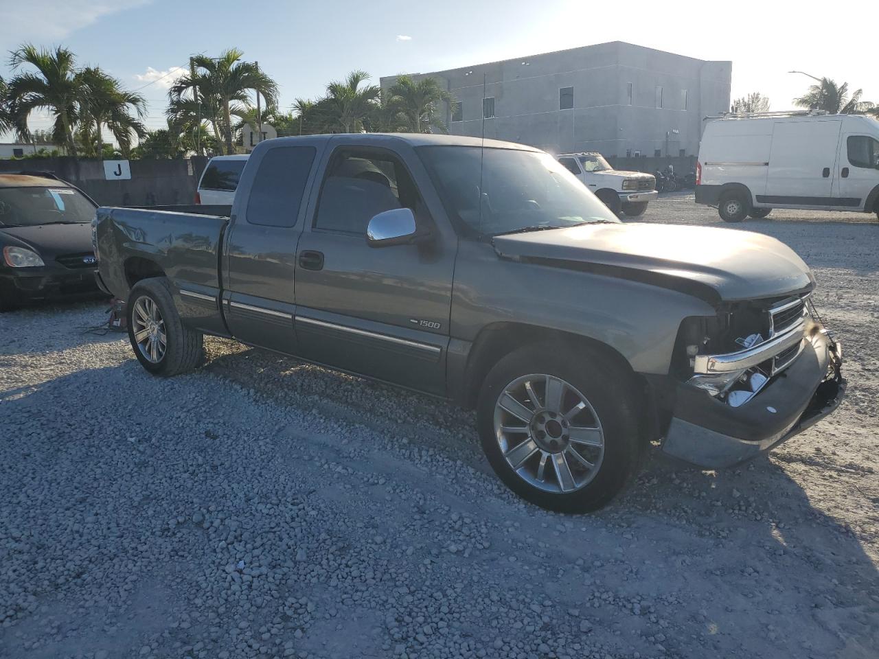 2001 Chevrolet Silverado VIN 2GCEC19T111250885 Copart auction photo, front end / rear end damage thumbnail 4