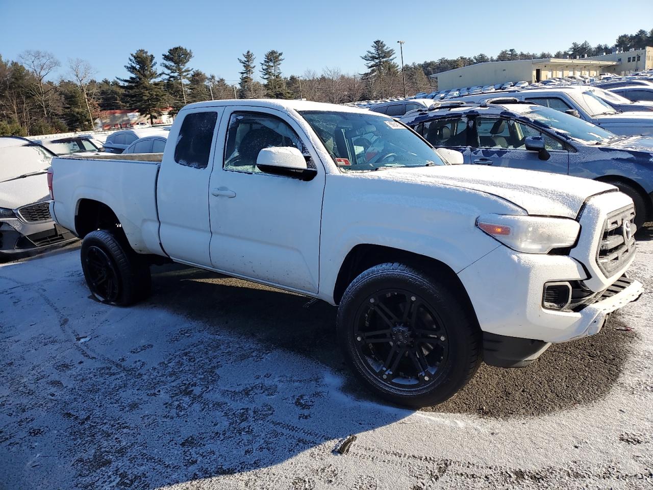 2017 Toyota Tacoma VIN 5TFSX5EN4HX051297 Copart auction photo, front end / side damage thumbnail 4