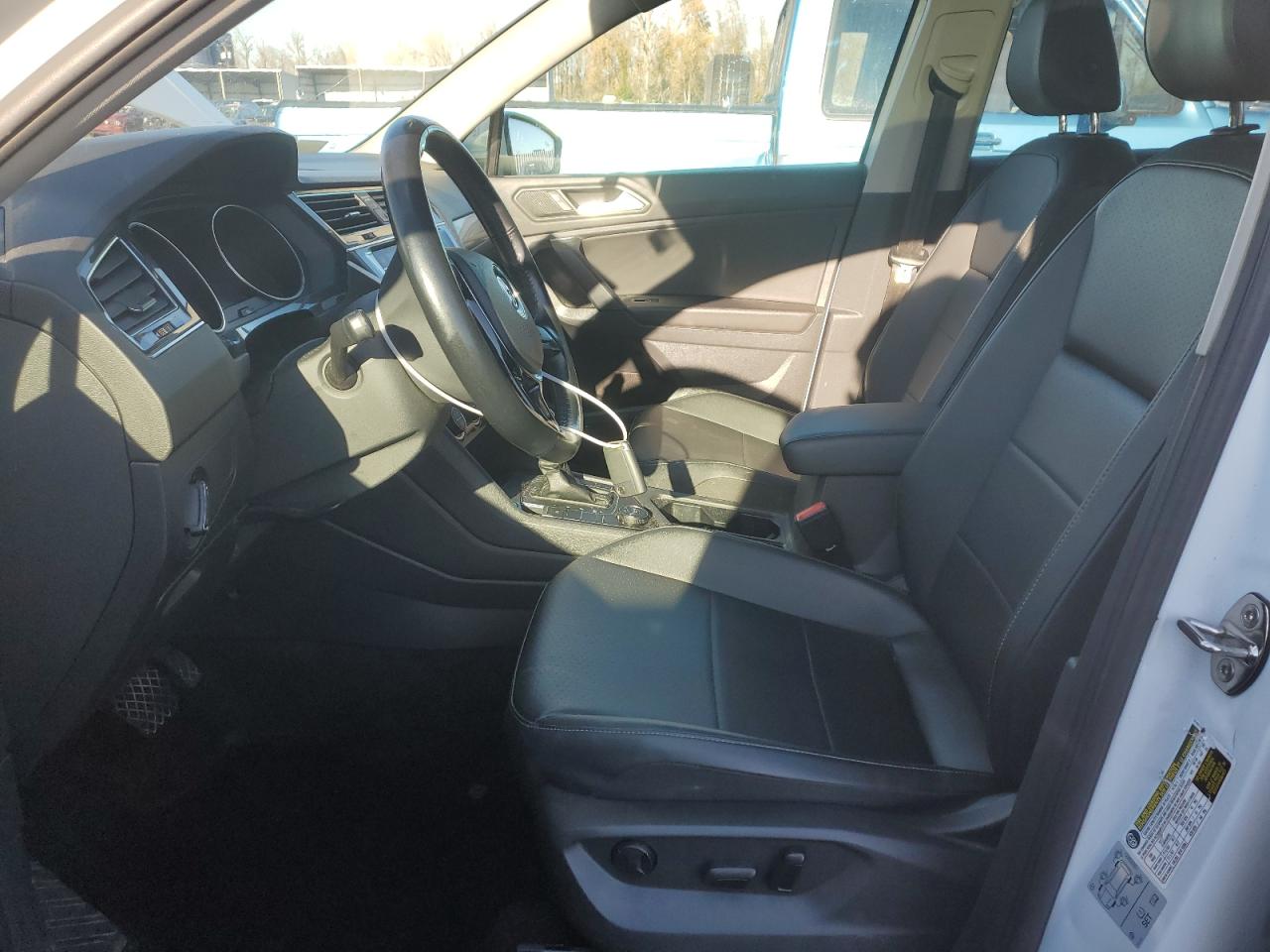 2019 Volkswagen Tiguan VIN 3VV2B7AX8KM082214 Copart auction photo, front end / minor dent/scratches damage thumbnail 7