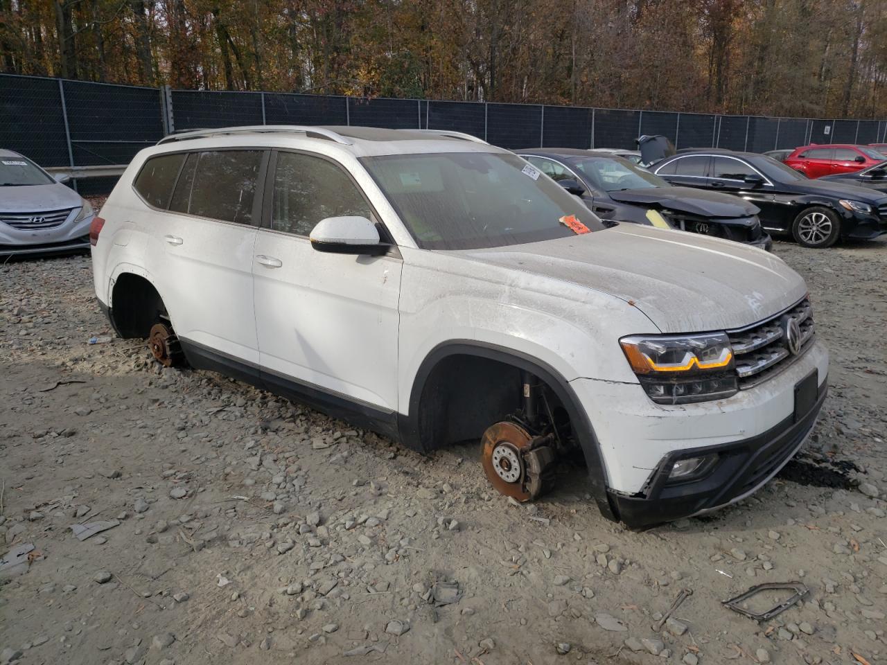 2018 Volkswagen Atlas VIN 1V2MR2CA7JC525126 Copart auction photo, undercarriage damage thumbnail 4