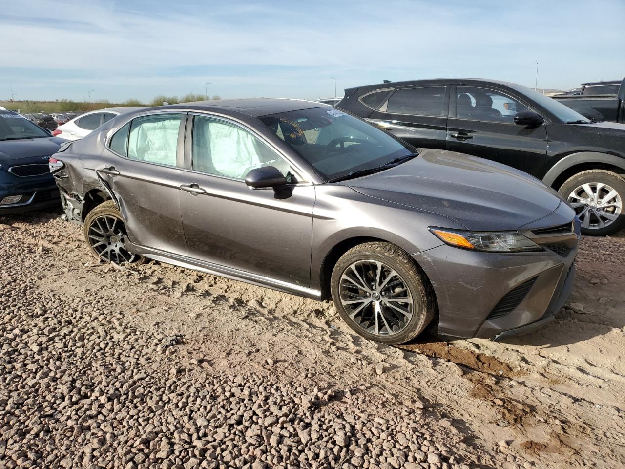 2018 Toyota Camry VIN 4T1B11HK0JU061579 Copart auction photo, rear end / side damage thumbnail 4