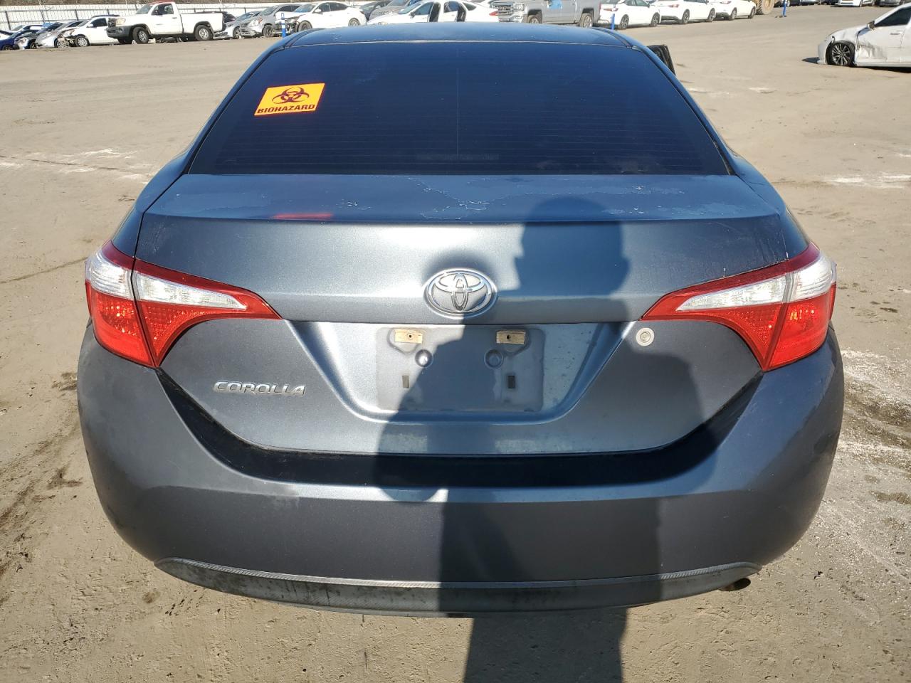 2015 Toyota Corolla VIN 5YFBURHE9FP291310 Copart auction photo, front end / side damage thumbnail 6