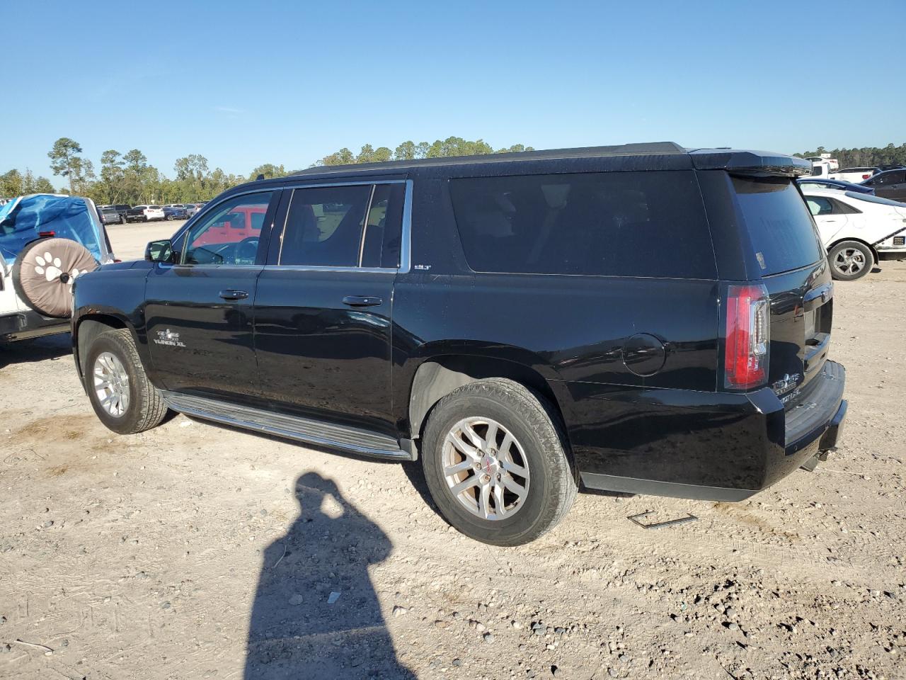 2019 GMC Yukon VIN 1GKS1GKC8KR335922 Copart auction photo, side damage thumbnail 2