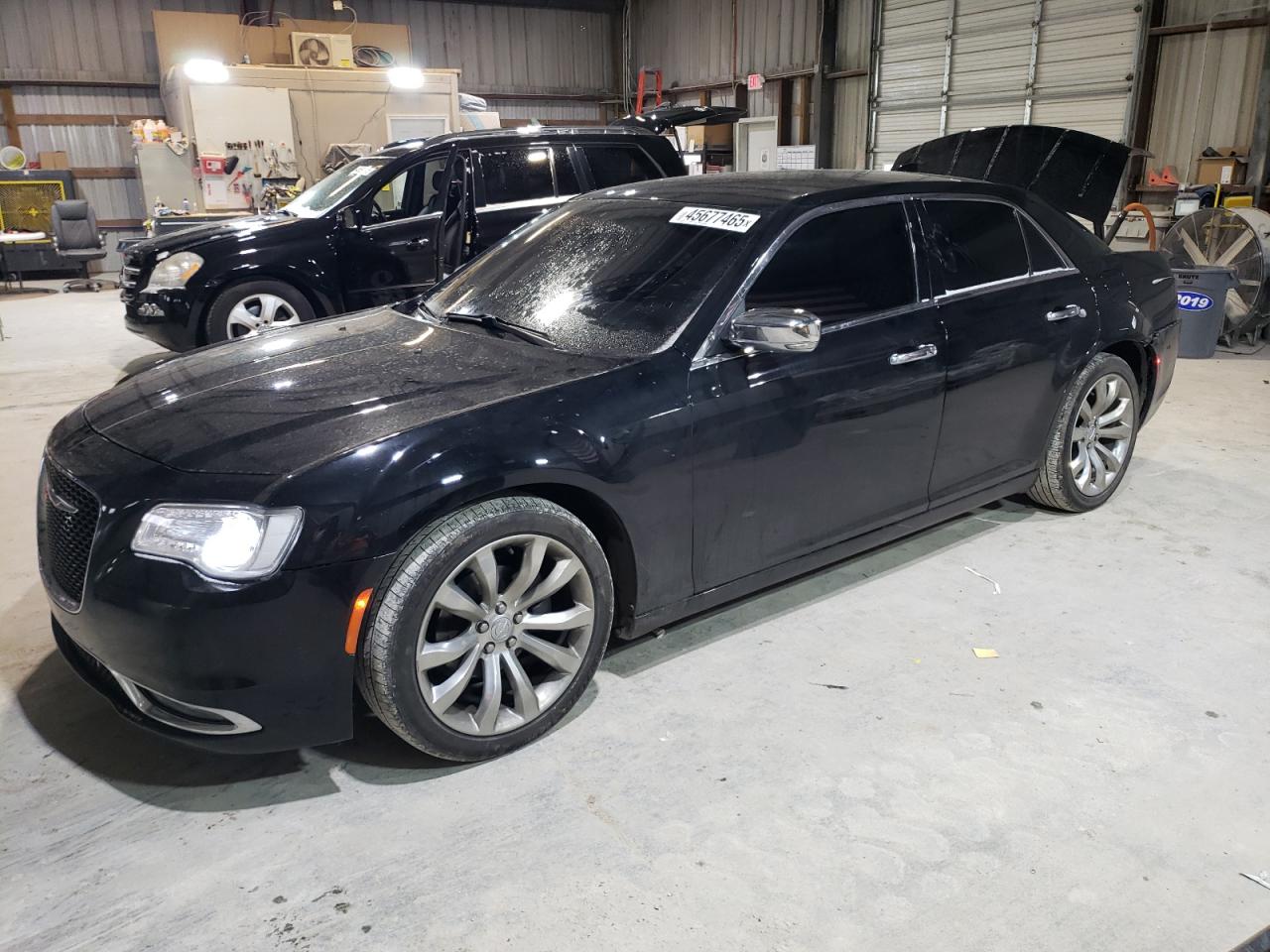 2018 Chrysler 300 VIN 2C3CCAEG8JH295821