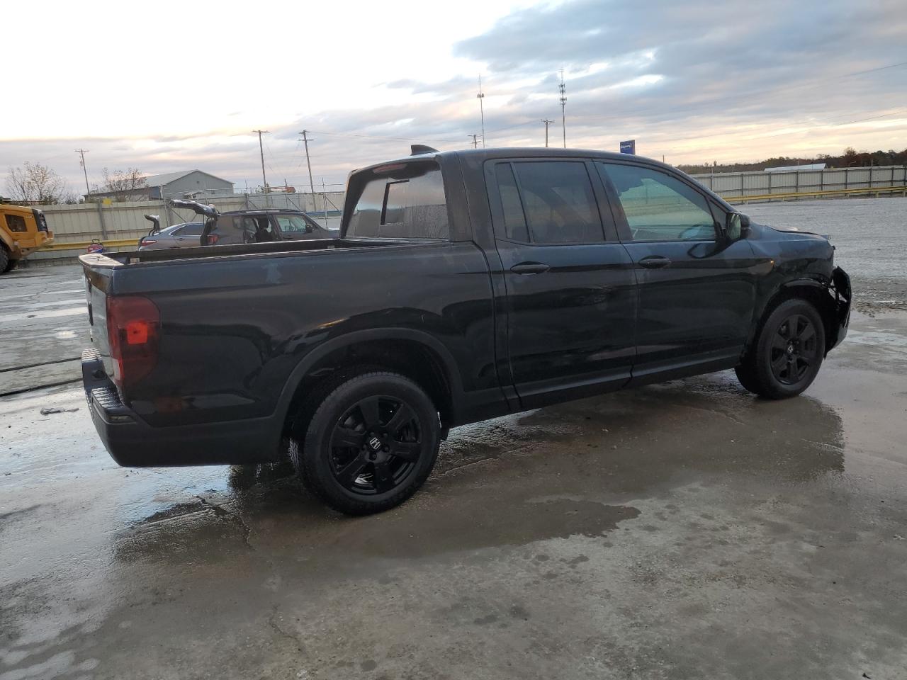 2017 Honda Ridgeline VIN 5FPYK3F82HB014305 Copart auction photo, front end damage thumbnail 3