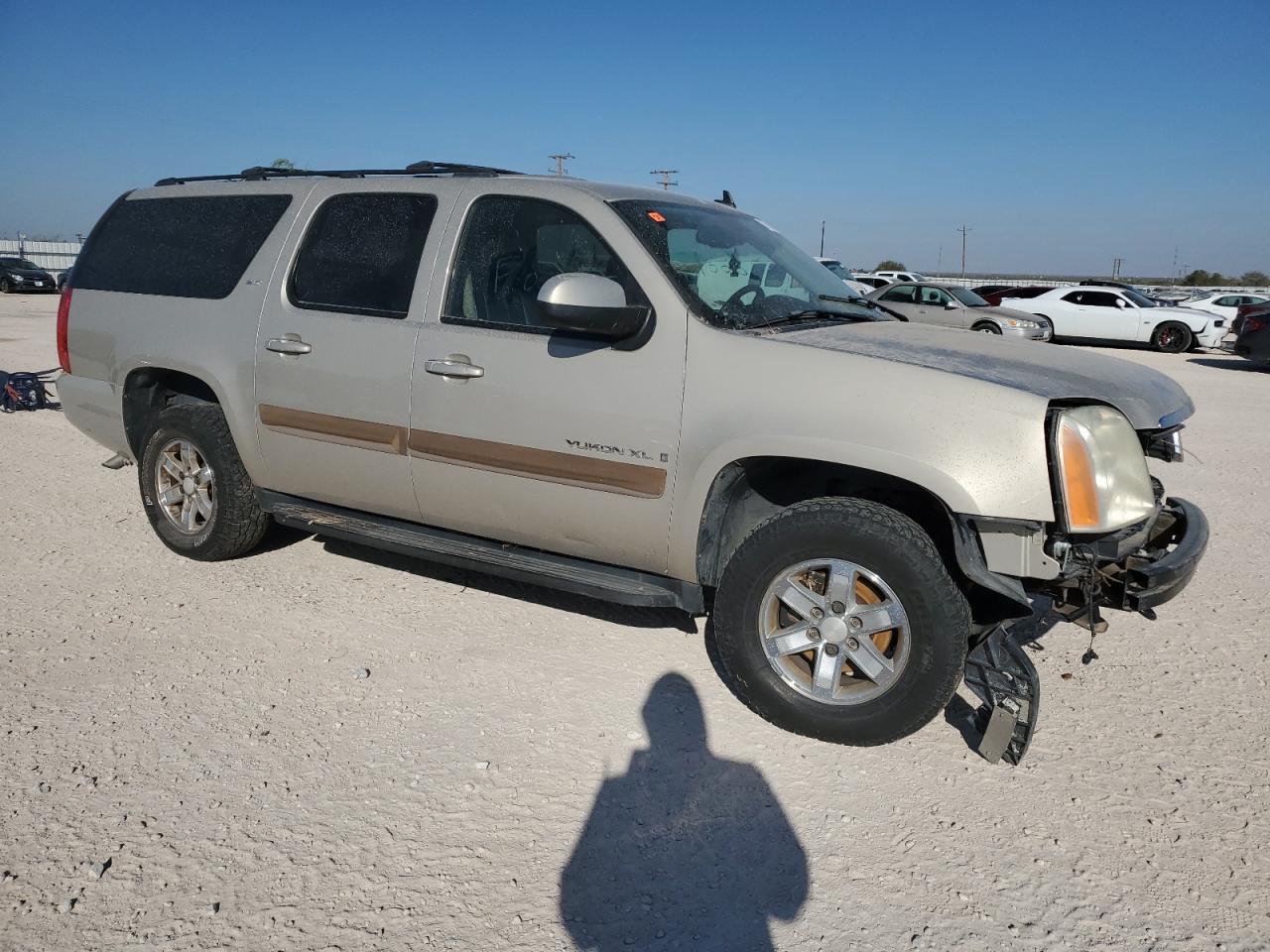 2007 GMC Yukon VIN 1GKFK163X7J356024 Copart auction photo, all over / water/flood damage thumbnail 4