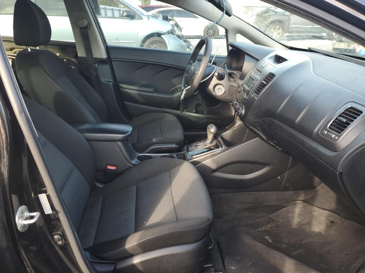 2017 KIA Forte VIN 3KPFK4A72HE011818 Copart auction photo, side / front end damage thumbnail 7