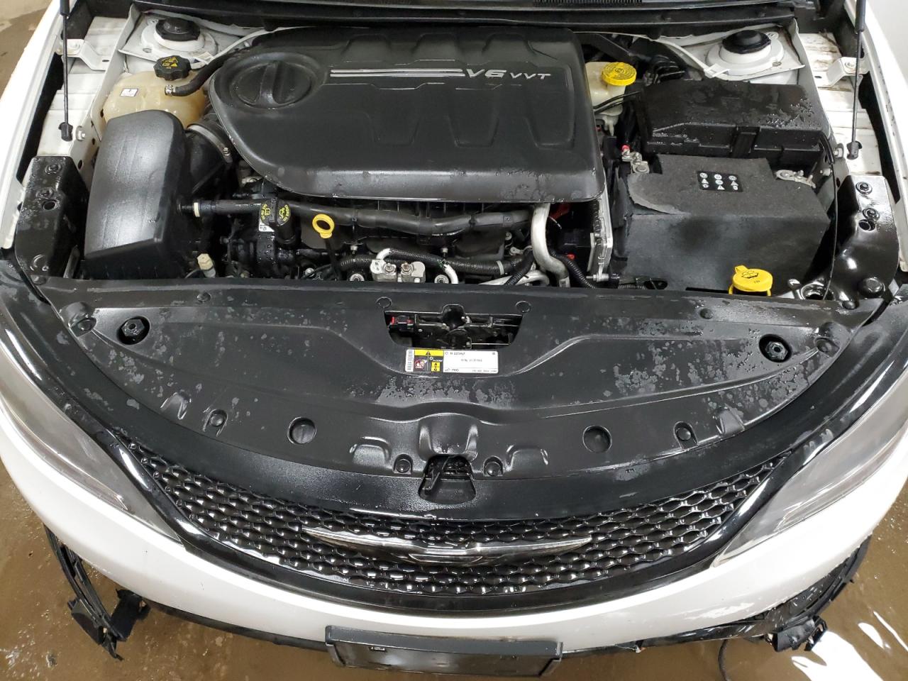 2015 Chrysler 200 VIN 1C3CCCDG0FN639198 Copart auction photo, front end damage thumbnail 11