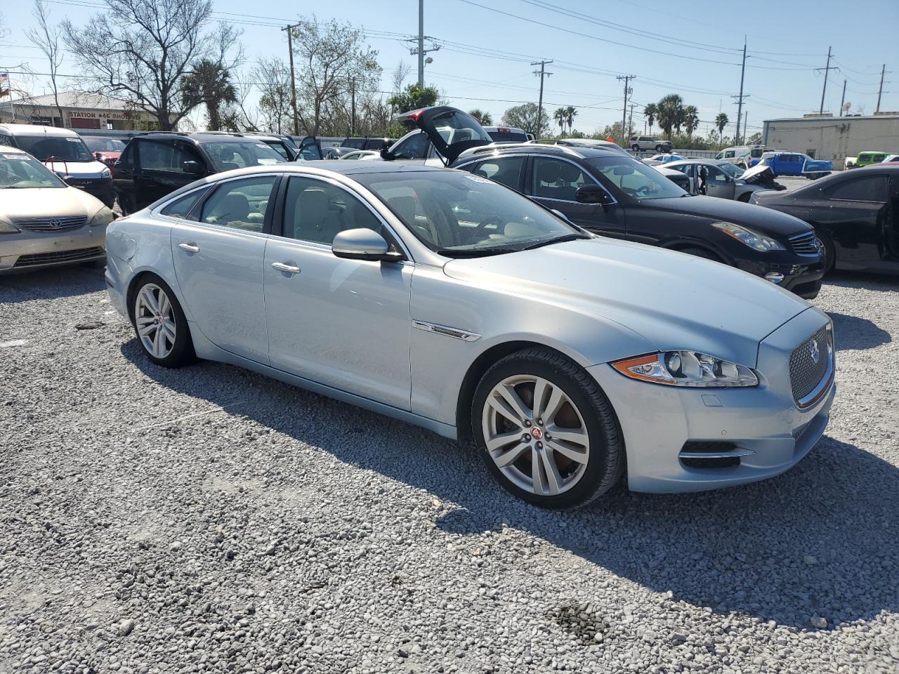 2014 Jaguar XJ VIN SAJWA1CZ4E8V71167 Copart auction photo, water/flood damage thumbnail 4