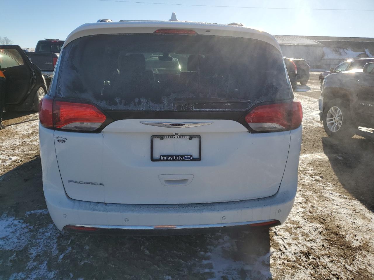 2020 Chrysler Pacifica VIN 2C4RC1BG2LR275717 Copart auction photo, front end / side damage thumbnail 6
