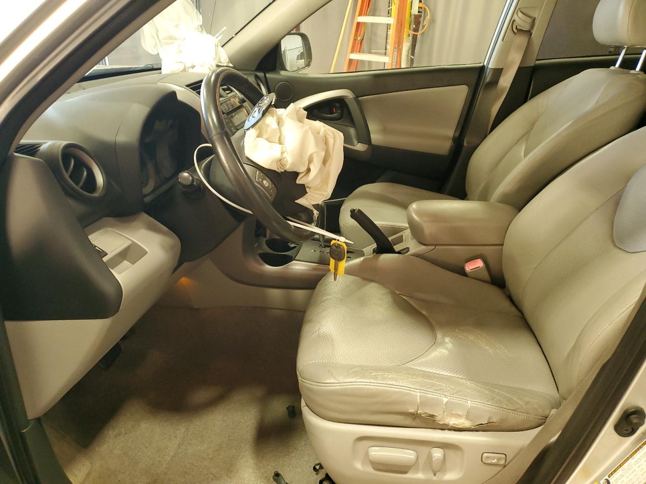 2007 Toyota RAV 4 VIN JTMZD31V976027325 Copart auction photo, front end / side damage thumbnail 7