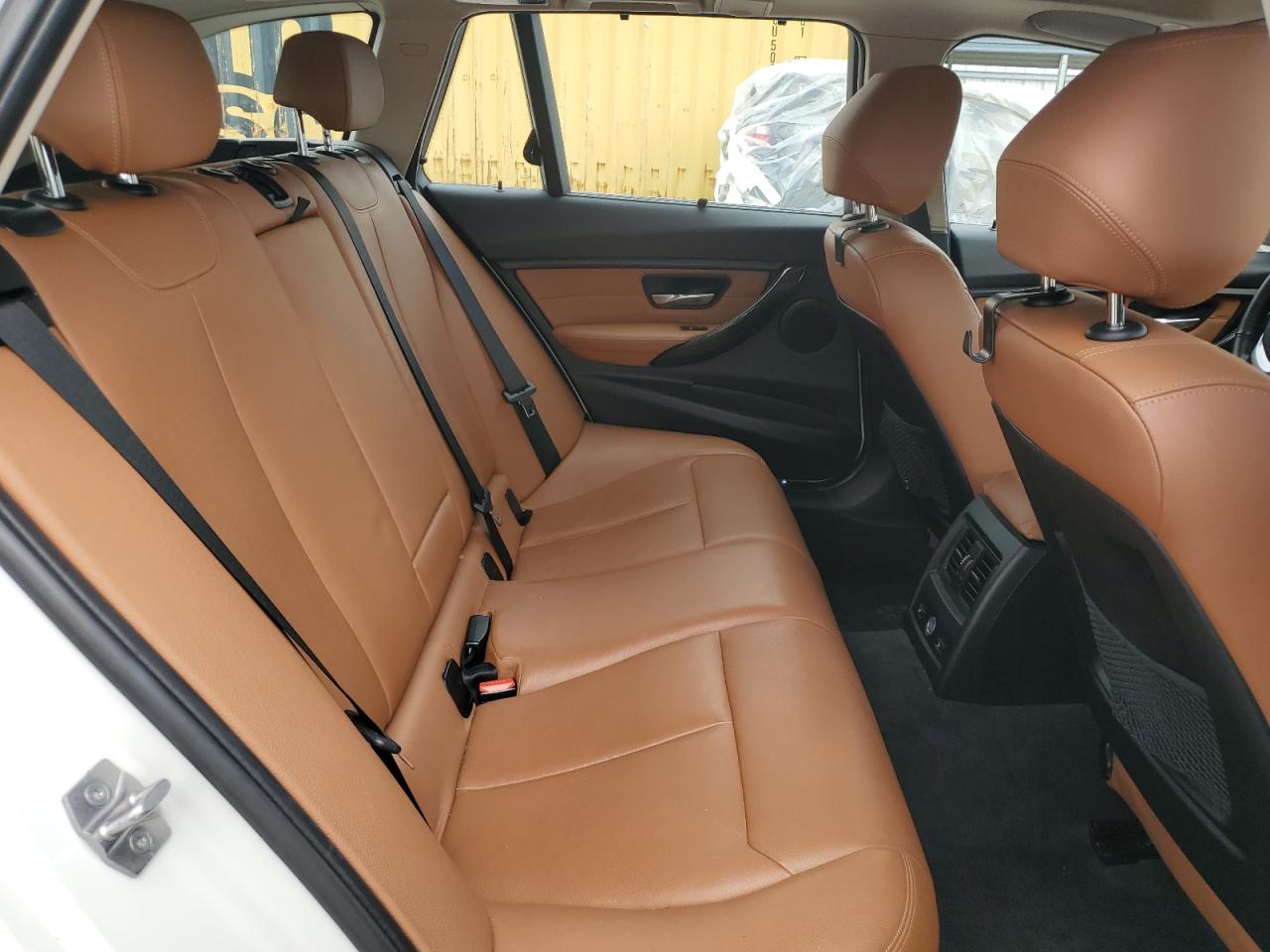 2015 BMW 3er VIN WBA3G7C58FK480534 Copart auction photo, front end damage thumbnail 10