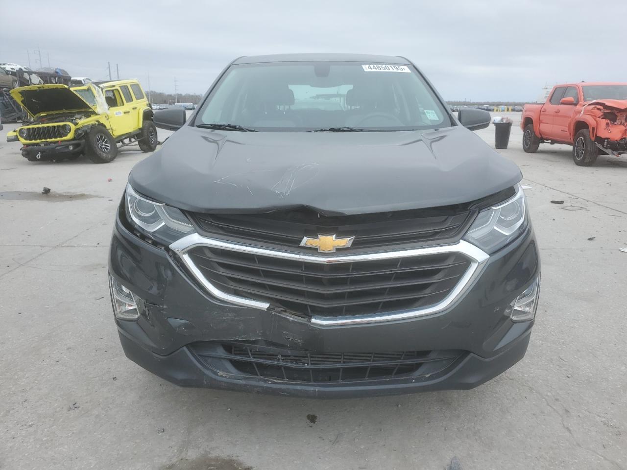 2018 Chevrolet Equinox VIN 2GNAXHEV3J6272707 Copart auction photo, front end damage thumbnail 5