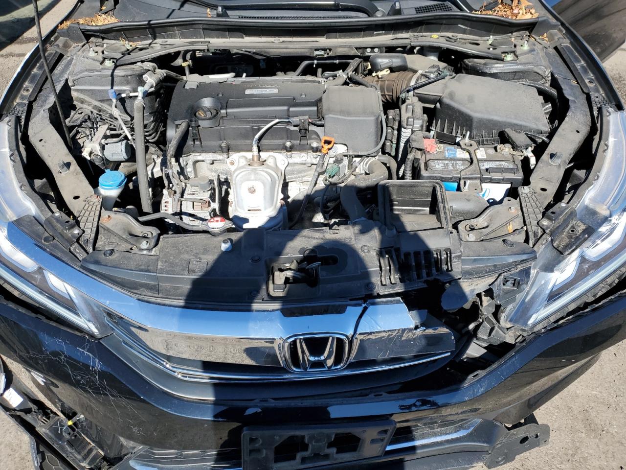 2016 Honda Accord VIN 1HGCR2F89GA190530 Copart auction photo, front end / minor dent/scratches damage thumbnail 11