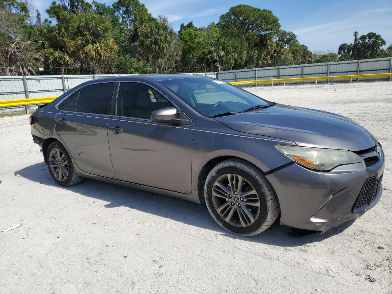2015 Toyota Camry VIN 4T1BF1FK5FU982109 Copart auction photo, rear end / minor dent/scratches damage thumbnail 4
