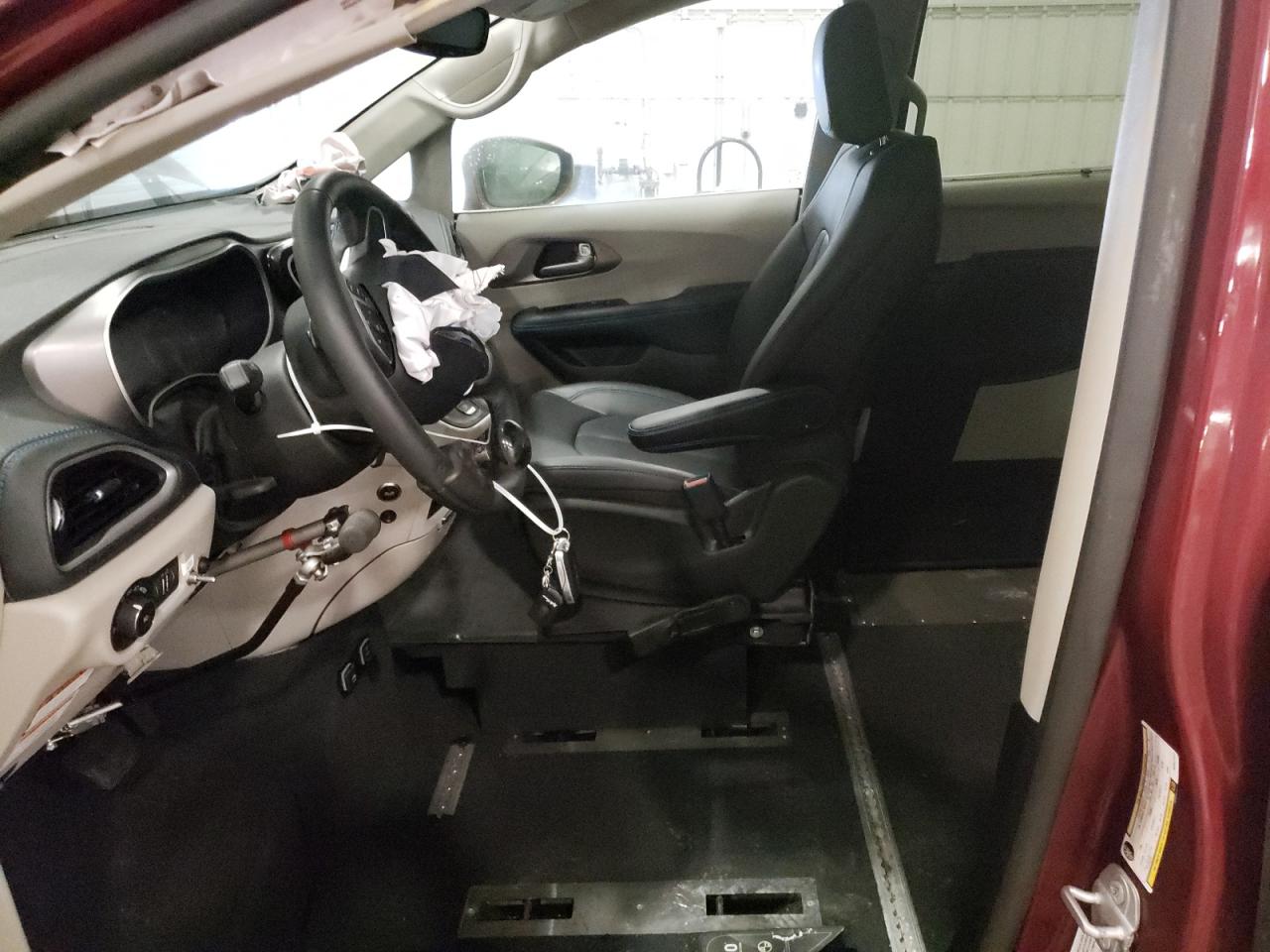 2021 Chrysler Pacifica VIN 2C4RC1BG0MR521312 Copart auction photo, front end / side damage thumbnail 7
