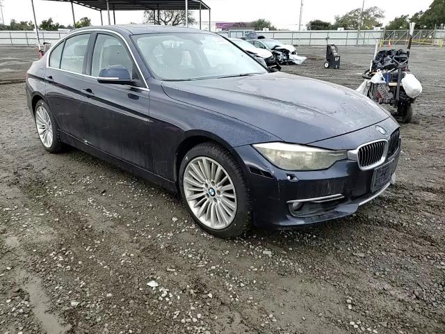 2012 BMW 3er VIN WBA3A5G58CNN65786 Copart auction photo, stripped damage thumbnail 11