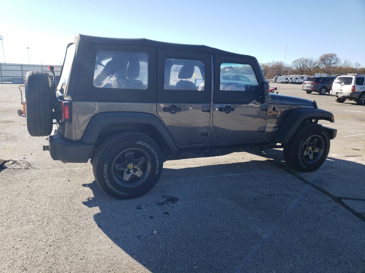 2016 Jeep Wrangler VIN 1C4BJWDG3GL325735 Copart auction photo, water/flood / minor dent/scratches damage thumbnail 3