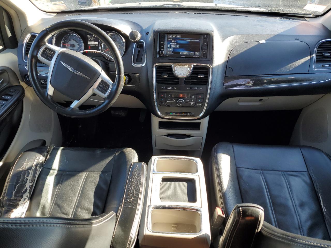 2013 Chrysler Town & Country VIN 2C4RC1BG5DR657273 Copart auction photo, front end damage thumbnail 8