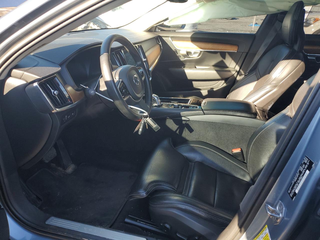 2018 Volvo S90 VIN LVYBC0AL2JP028764 Copart auction photo, rear end / minor dent/scratches damage thumbnail 7